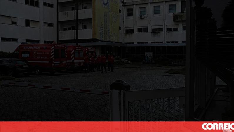 Sacos de lixo usados para travar surto de covid num lar de Matosinhos com 18 mortos