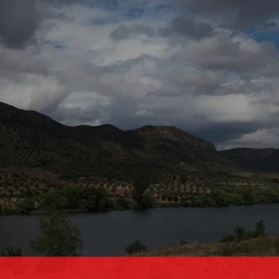 Três pescadores resgatados com vida de barco que afundou no Douro
