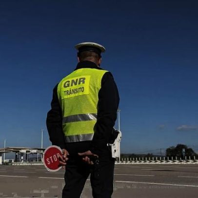 Entram em contramão na A2 para recuperarem carteira