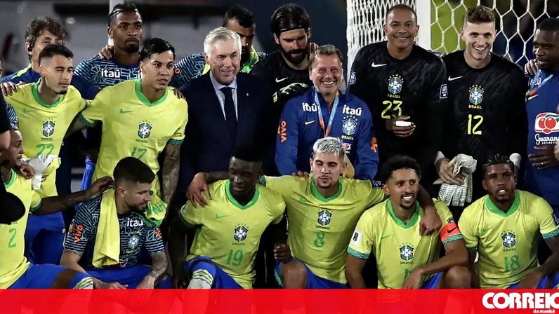 Seleção brasileira no final do jogo de qualificação para o Mundial 2026