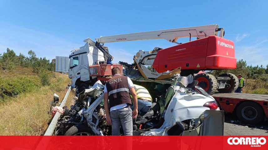 Condutor morre em choque frontal com camião em Vila Nova da Barquinha