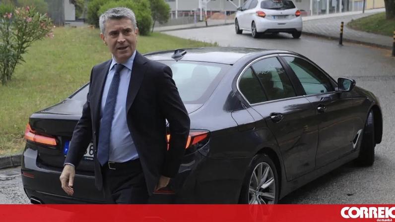 Carneiro acusa o Governo de má gestão económica e de desperdiçar oportunidade única