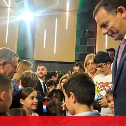 Seguro e Montenegro visitam crianças portuguesas no Luxemburgo