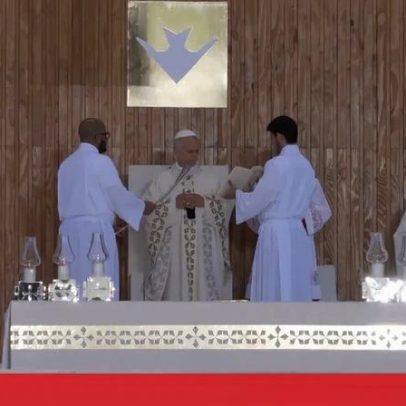 Lotação esgotada para ouvir o Papa que defende a paz