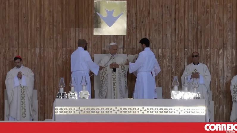 Lotação esgotada para ouvir o Papa que defende a paz