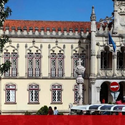 Sintra retira outdoors de campanha que não estão em uso