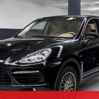 Supercarro de ex-agente de futebol à venda por 53 mil euros