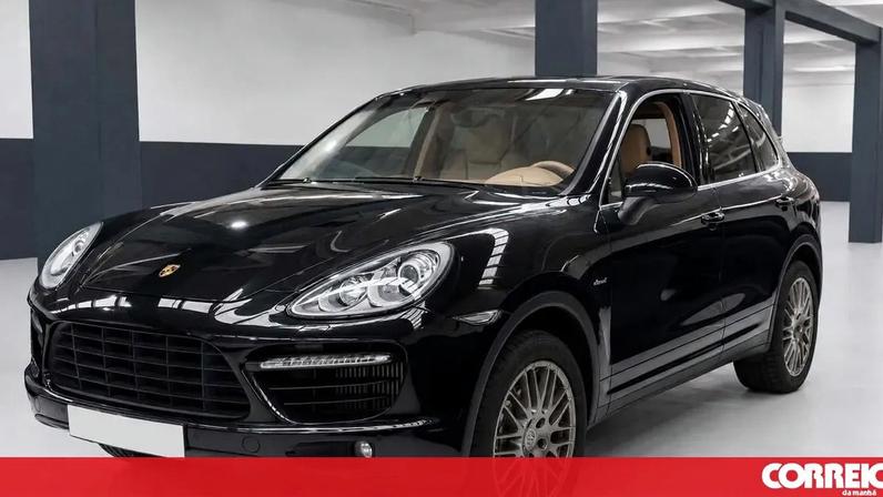 Supercarro de ex-agente de futebol à venda por 53 mil euros