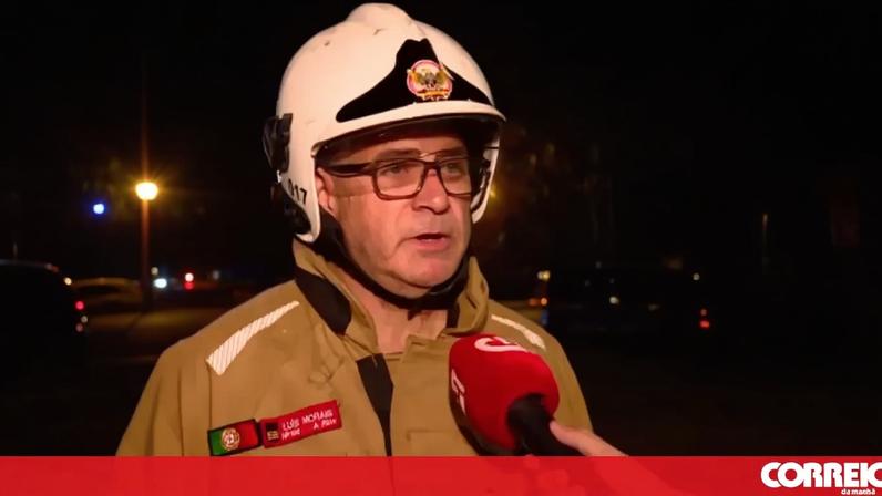 Bombeiro ferido em incêndio que destruiu restaurante na Praia Fluvial de Prado