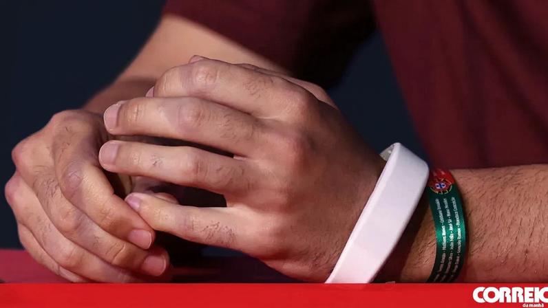 Pulseira da seleção dedicada a Diogo Jota apoia luta contra o cancro