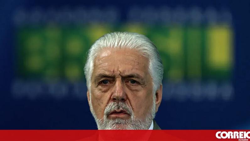 Líder do governo Lula no Congresso é alvo de operação da PF por corrupção