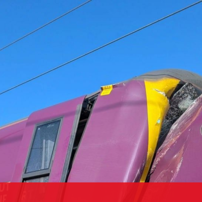 Sinal vermelho ignorado antecedeu colisão entre comboios na Inglaterra