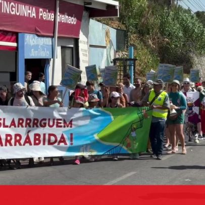 Protesto contra restrições de acesso às praias da Arrábida