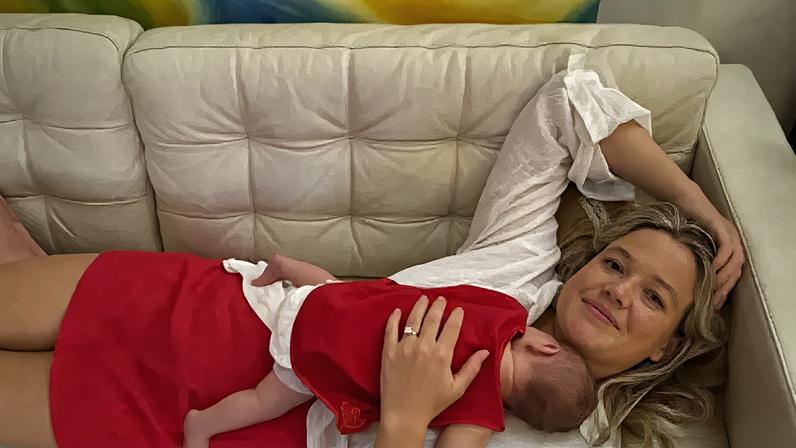 Mulher atacada por tubarão acorda brevemente do coma para falar à família