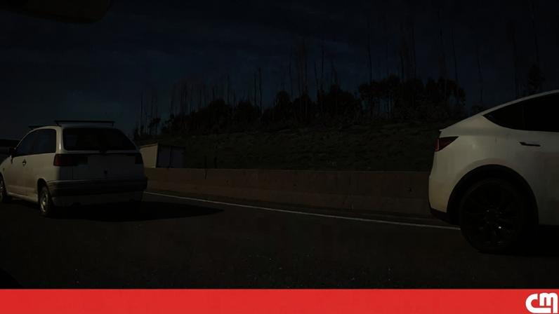 Câmaras captam carro em contramão na A25 pouco antes de acidente