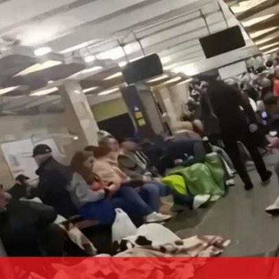Centenas de moradores em Kiev refugiam-se no metro durante ataque russo