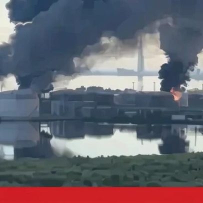 Ataque ucraniano a terminal petrolífero na Rússia provoca grande nuvem de fumo