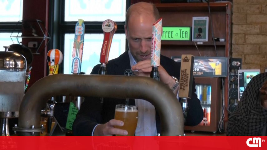 Príncipe William visita bar no sul de Londres e prova imperial