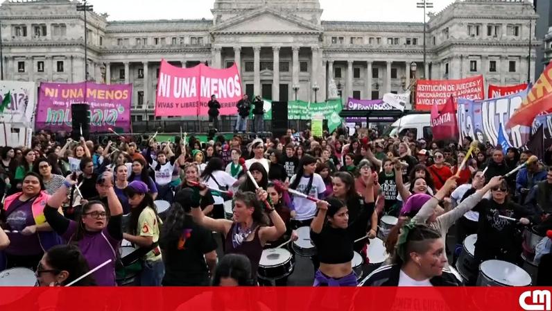 Milhares manifestam-se em Córdoba contra feminicídio após morte de adolescente
