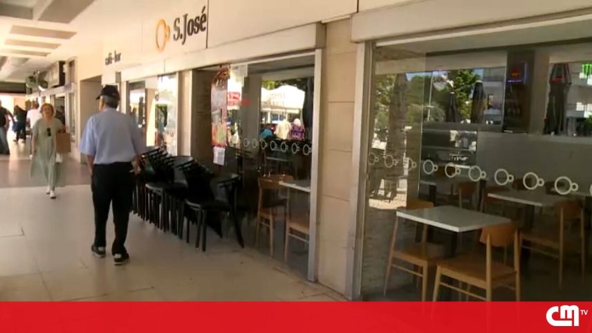 Assaltantes roubam whisky, tabaco e 800 euros em café num centro comercial de Coimbra