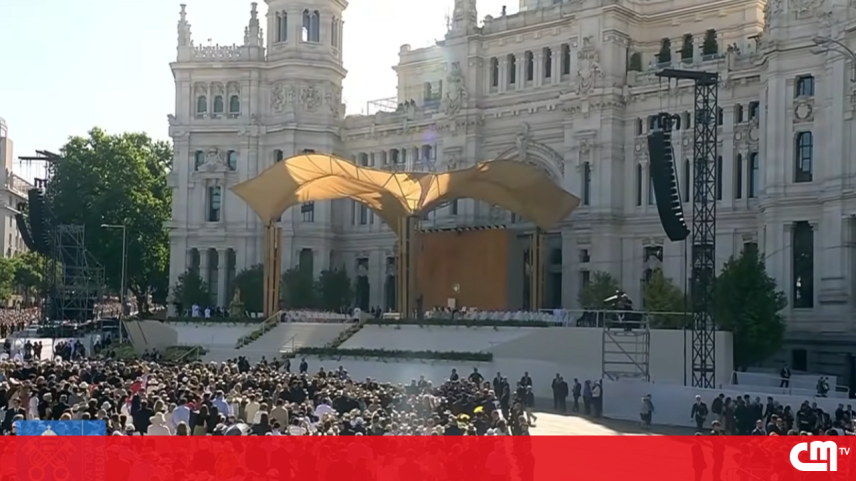 Papa Leão XIV preside à missa para milhares de fiéis em Madrid. Veja em direto
