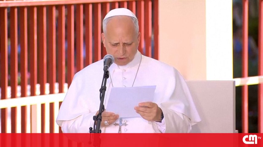 Papa Leão XIV visita centro da Cáritas em Madrid