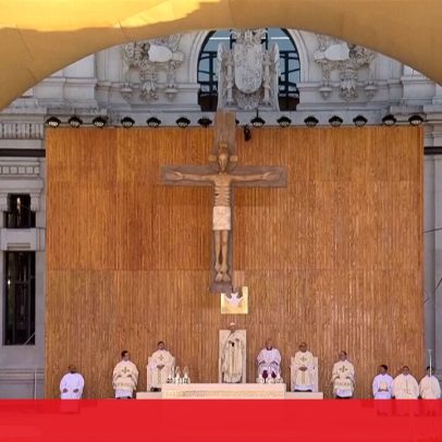 Papa valoriza a tradição católica espanhola, regresso às raízes da fé