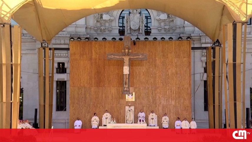 Papa valoriza a tradição católica espanhola, regresso às raízes da fé