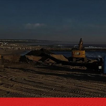 Imagens revelam operação de reposição de areia nas praias da Costa da Caparica