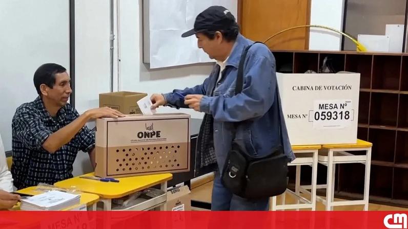 Peruanos vão às urnas para escolher novo presidente