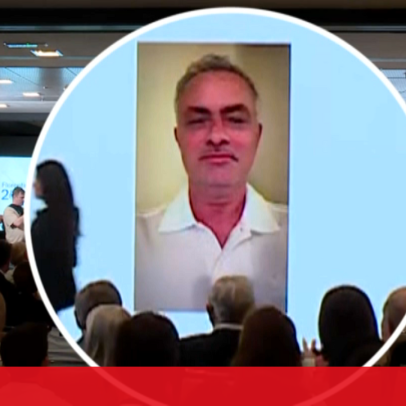 Mourinho surge no ecrã a anunciar vitória de Florentino Pérez