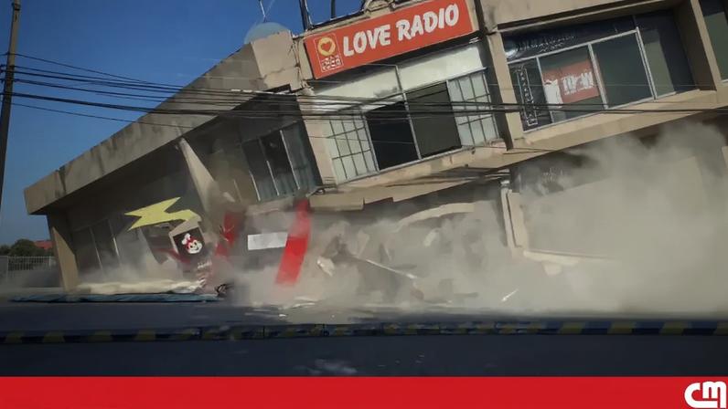 Restaurante desaba após sismo nas Filipinas, imagens mostram