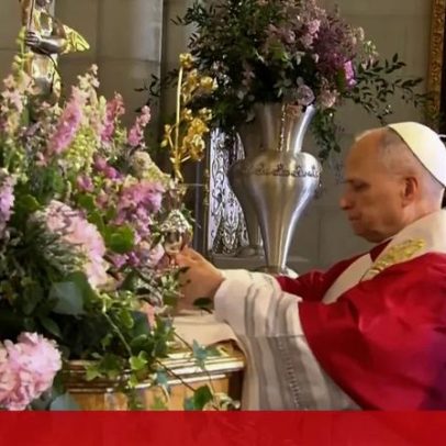 Papa Leão XIV visita Catedral da Almudena e conduz momento de oração em Madrid