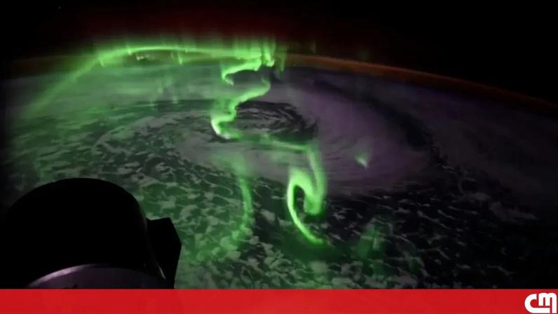 Astronauta da NASA Jessica Meir captou a beleza de uma aurora austral a partir da cápsula Dragon, da Space X. O vídeo, filmado em timelapse, mostra um verdadeiro espetáculo de luzes sobre o hemisfério sul.
