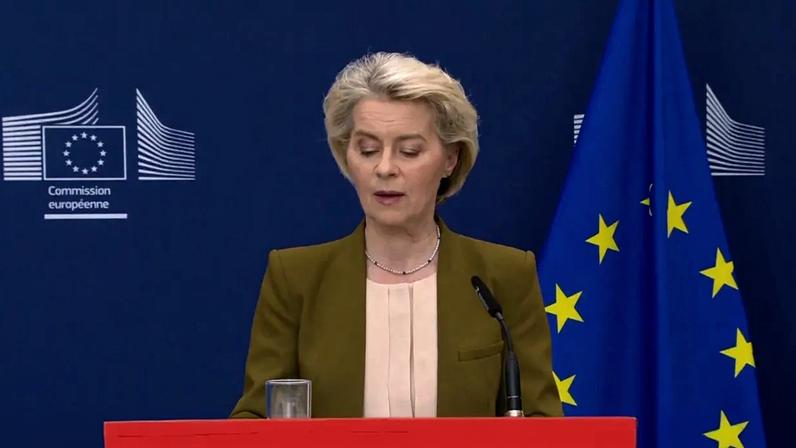 Von der Leyen anuncia sanções da UE contra a Rússia por participação na Ucrânia