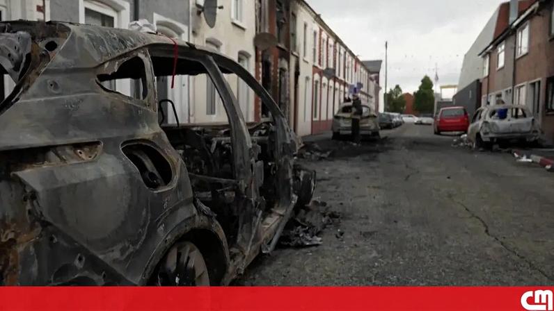 Casas e viaturas danificadas após protestos anti-imigração na Irlanda do Norte