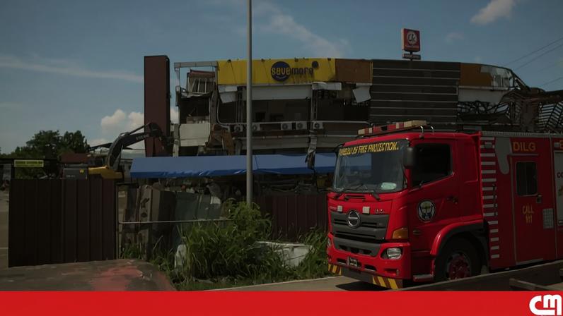 O momento em que novo abalo interrompe operações de resgate nas Filipinas