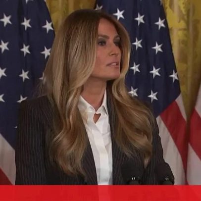 Melania Trump desafia alunos a explorar IA como musa