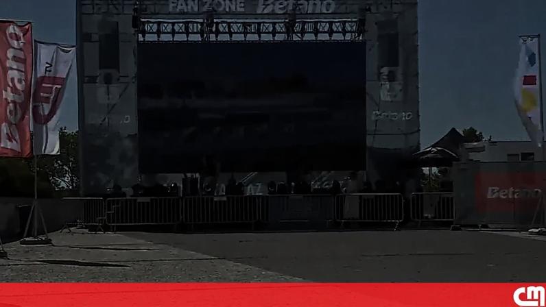 Fan Zone da Medialivre para o Mundial já instalada em Vila Nova de Gaia
