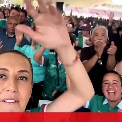 Presidente do México junta-se a milhares para a estreia da seleção no Mundial