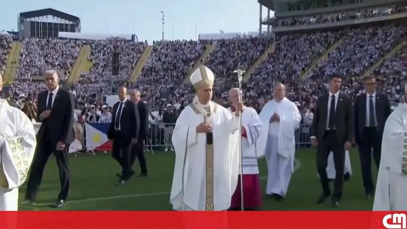 Papa Leão XIV celebra missa diante de milhares de fiéis em Las Palmas