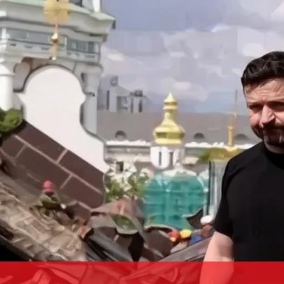 Zelensky visita mosteiro histórico atingido por ataques russos