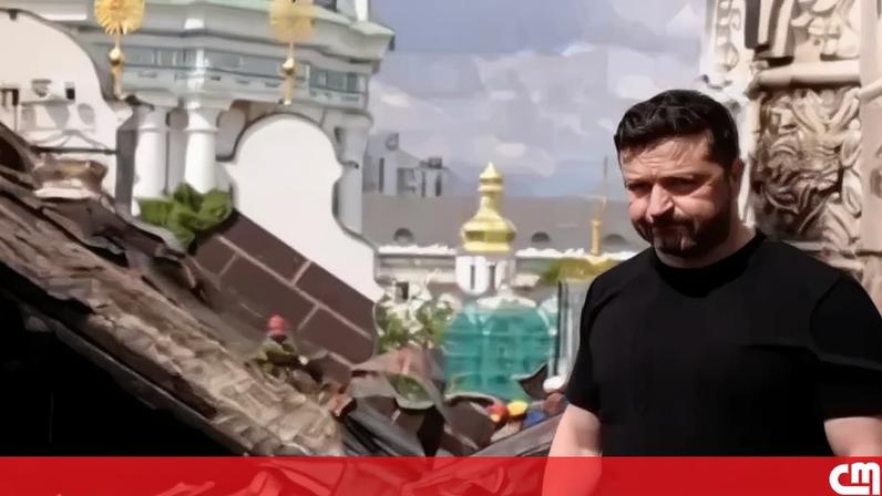 Zelensky visita mosteiro histórico atingido por ataques russos
