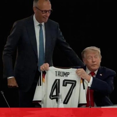 Chanceler alemão oferece camisola da seleção alemã a Donald Trump