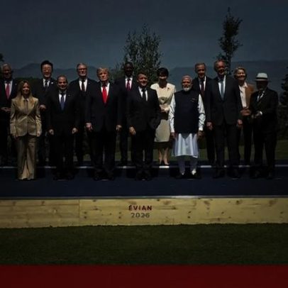 Sorrisos e cumprimentos marcam antes da foto de família dos líderes do G7