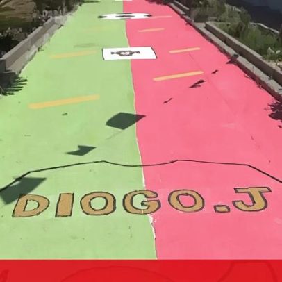 Bandeira gigante decora rua em Sines para homenagear Diogo Jota