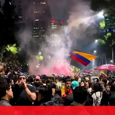 Adeptos colombianos celebram vitória sobre Uzbequistão na Cidade do México
