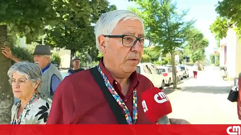 Eulália chegou, esta sexta-feira, ao Tribunal de Vila Pouca de Aguiar e dezenas de pessoas estão à porta para verem a madrasta de Lara a entrar e sair do edifício.