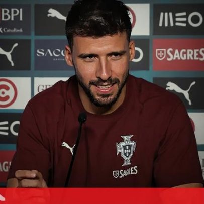 Rúben Dias ironiza polémica da praia após pergunta da CMTV