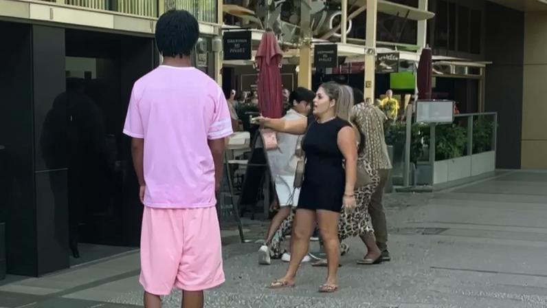 Grupo tenta invadir restaurante no Parque das Nações com arma